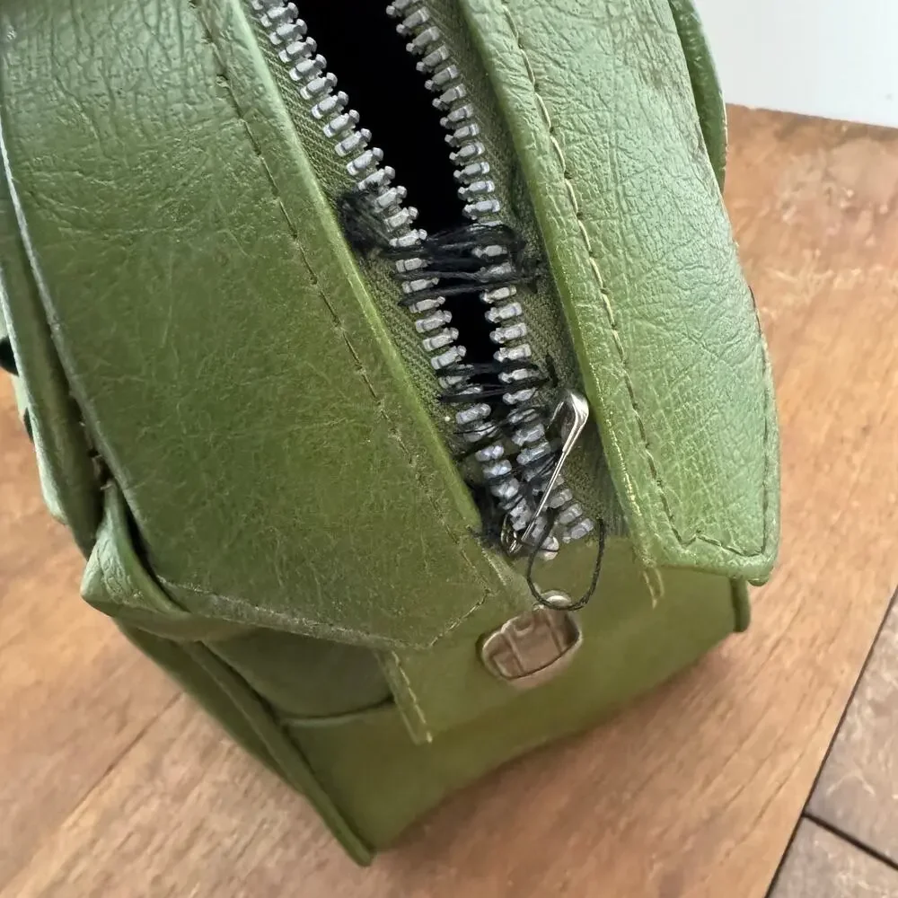 Vintage Samsonite Silhouette Denver, CO Green Zipper Carry-on Train‎ Bag Handles